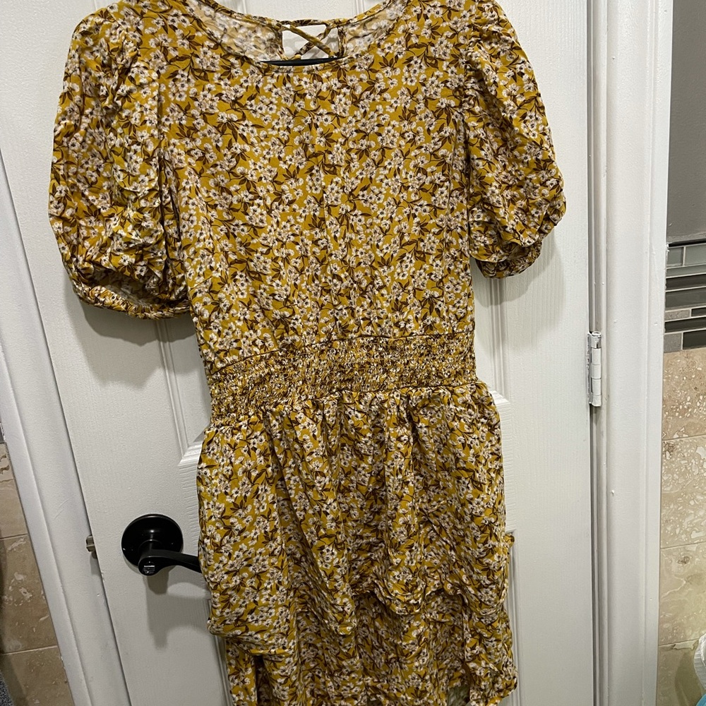 Spring yellow dress in XL.